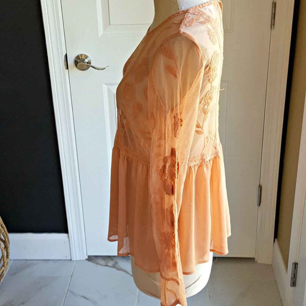 NWOT! BOHO Sheer LACE BLOUSE SZ M - Picture 2 of 4